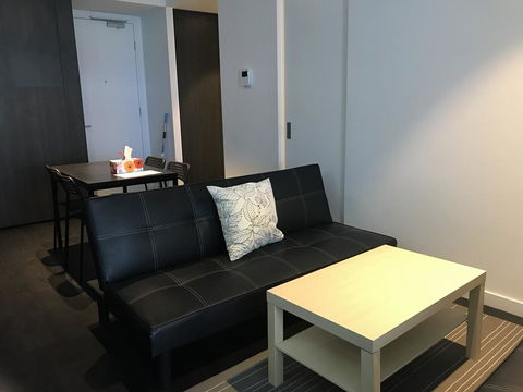 Mel-Uni Village - Accommodation Main Beach 17