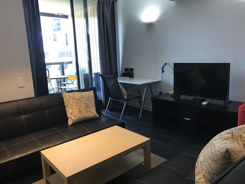 Mel-Uni Village - Accommodation Main Beach 16
