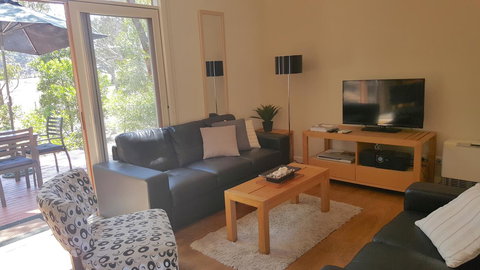 The Nature Resort Villas - Accommodation Main Beach 8