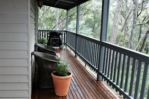 Tangenong Cottages - Accommodation Main Beach 18