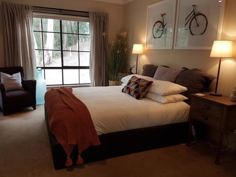 Tangenong Cottages - Accommodation Main Beach 3