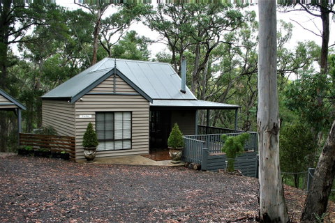 Tangenong Cottages - Accommodation Main Beach 15