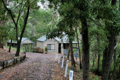 Tangenong Cottages - Accommodation Main Beach 16