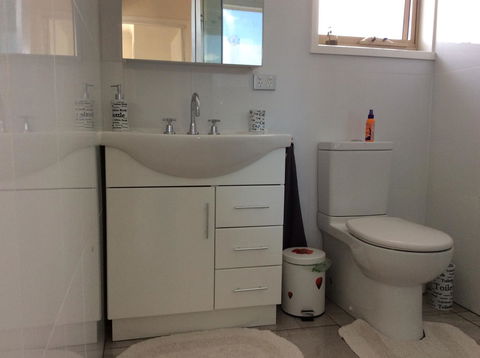 Avilla By The Bay - Accommodation Main Beach 24