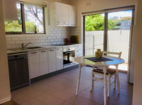 Avilla By The Bay - Accommodation Main Beach 16