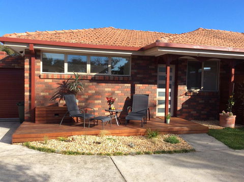 Avilla By The Bay - Accommodation Main Beach 4