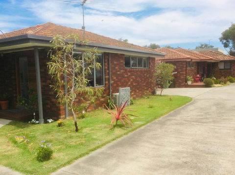 Avilla By The Bay - Accommodation Main Beach 3