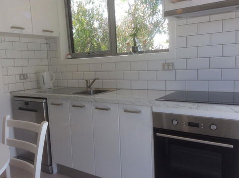 Avilla By The Bay - Accommodation Main Beach 11