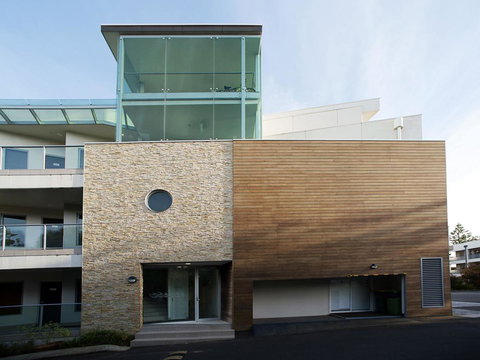 The Waves Apartments - Accommodation Main Beach 29