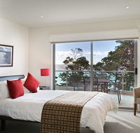 Waves Apartments - Accommodation Main Beach