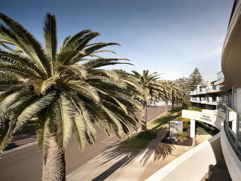 The Waves Apartments - Accommodation Main Beach 17