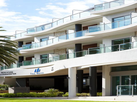 The Waves Apartments - Accommodation Main Beach 21