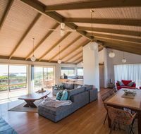 Sunsets on Martyrs Beach House - Ocean Views - Accommodation Main Beach