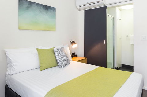 City Edge North Melbourne Apartment Hotel - Accommodation Main Beach 14