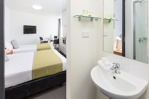 City Edge North Melbourne Apartment Hotel - Accommodation Main Beach 17