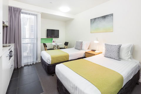 City Edge North Melbourne Apartment Hotel - Accommodation Main Beach 6