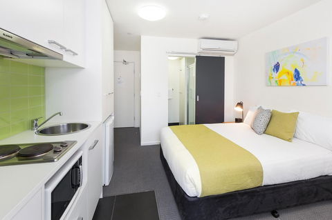 City Edge North Melbourne Apartment Hotel - Accommodation Main Beach 15