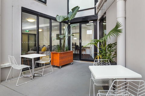 City Edge North Melbourne Apartment Hotel - Accommodation Main Beach 11