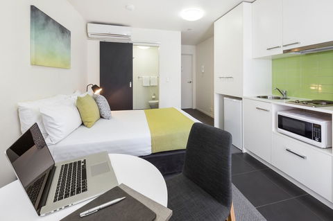 City Edge North Melbourne Apartment Hotel - Accommodation Main Beach 5