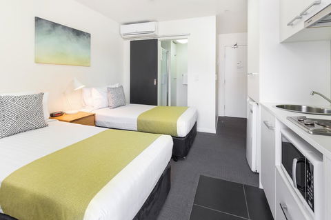 City Edge North Melbourne Apartment Hotel - Accommodation Main Beach 8