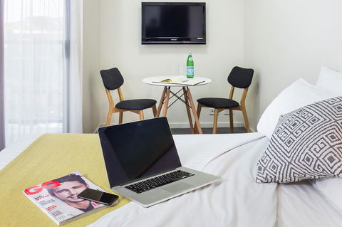 City Edge North Melbourne Apartment Hotel - Accommodation Main Beach 3