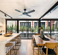 Stylish Apartment in Unique Church Development - Accommodation Main Beach