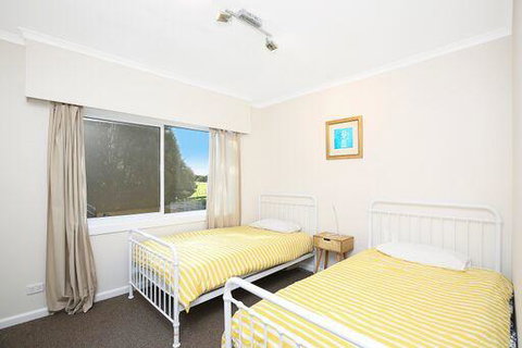 The Hill House - Accommodation Main Beach 3