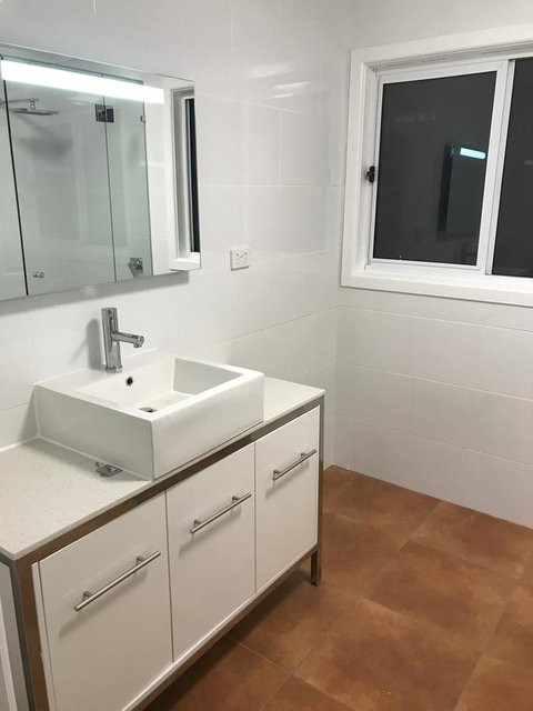 The Hill House - Accommodation Main Beach 8