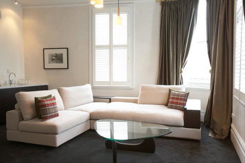 Middle Park Hotel - Accommodation Main Beach 30