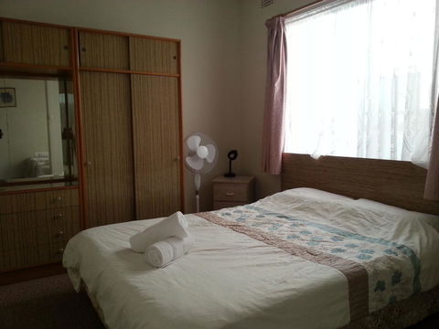 Beachcomber Holiday Units - Accommodation Main Beach 31