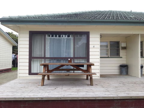 Beachcomber Holiday Units - Accommodation Main Beach 23