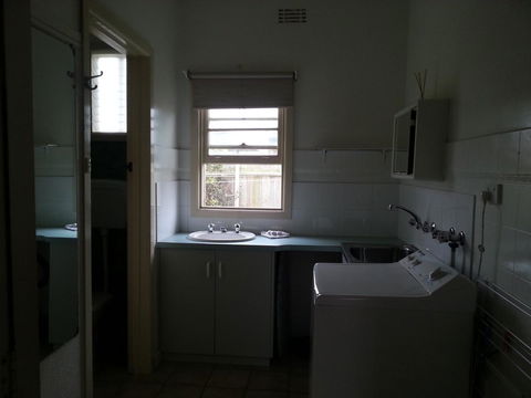 Beachcomber Holiday Units - Accommodation Main Beach 27