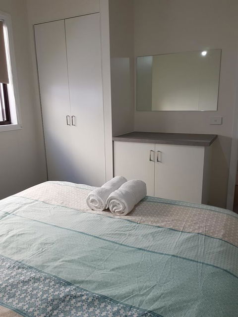 Beachcomber Holiday Units - Accommodation Main Beach 17