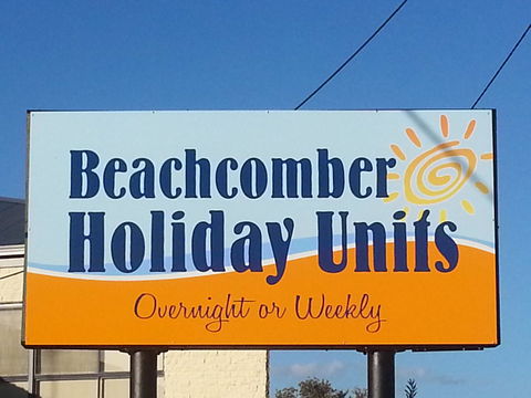Beachcomber Holiday Units - Accommodation Main Beach 0
