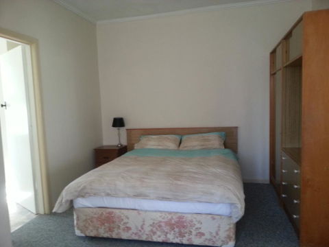 Beachcomber Holiday Units - Accommodation Main Beach 42
