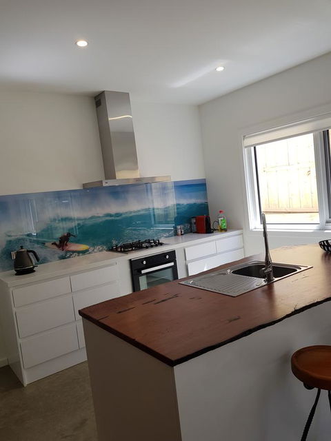 Zeally Bay Stay Deep Ocean - Accommodation Main Beach 1