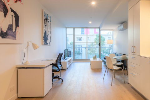Apartment 101 - Accommodation Main Beach 9