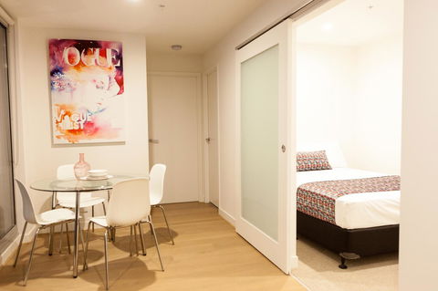 Apartment 101 - Accommodation Main Beach 12