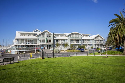 Aligned Corporate Residences Williamstown - Accommodation Main Beach 3