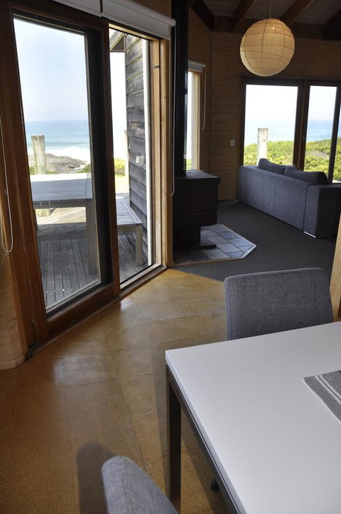 14 Steps - Accommodation Main Beach 13