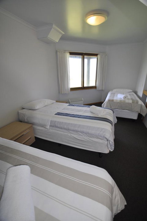14 Steps - Accommodation Main Beach 5