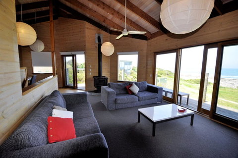 14 Steps - Accommodation Main Beach 3