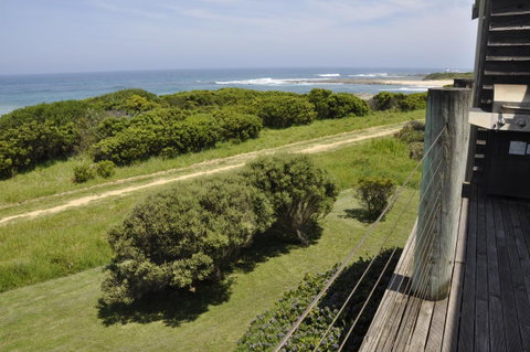 14 Steps - Accommodation Main Beach 10