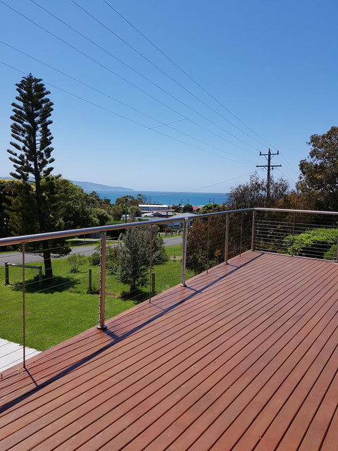 Beach Retreat Apartment Marengo - Accommodation Main Beach 0