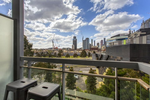 Docklands Private Collection - City Harbour Apartments - Accommodation Main Beach 4