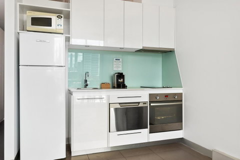 Docklands Private Collection - City Harbour Apartments - Accommodation Main Beach 2