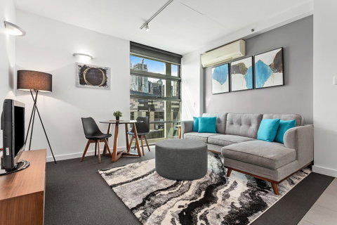 Docklands Private Collection - City Harbour Apartments - Accommodation Main Beach 7
