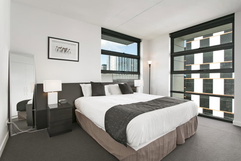 Docklands Private Collection - City Harbour Apartments - Accommodation Main Beach 32