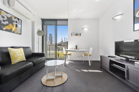 Docklands Private Collection - City Harbour Apartments - Accommodation Main Beach 16
