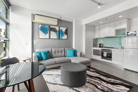 Docklands Private Collection - City Harbour Apartments - Accommodation Main Beach 5